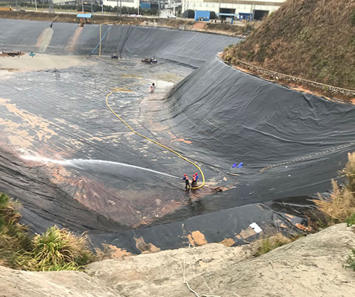 邱县废水池清理